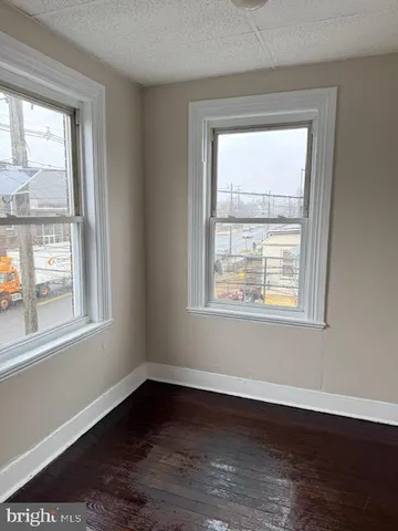 $2,400 | 206 Pennington Avenue, Unit 2, Trenton, NJ 08618