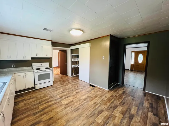 $449,000 | 17064 Old Frankfort Road, Johnston City, IL 62951