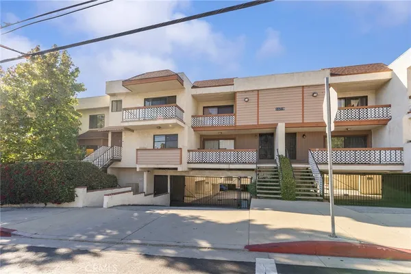 $529,900 | 10219 Pinewood Avenue, Unit 2, Tujunga, CA 91042
