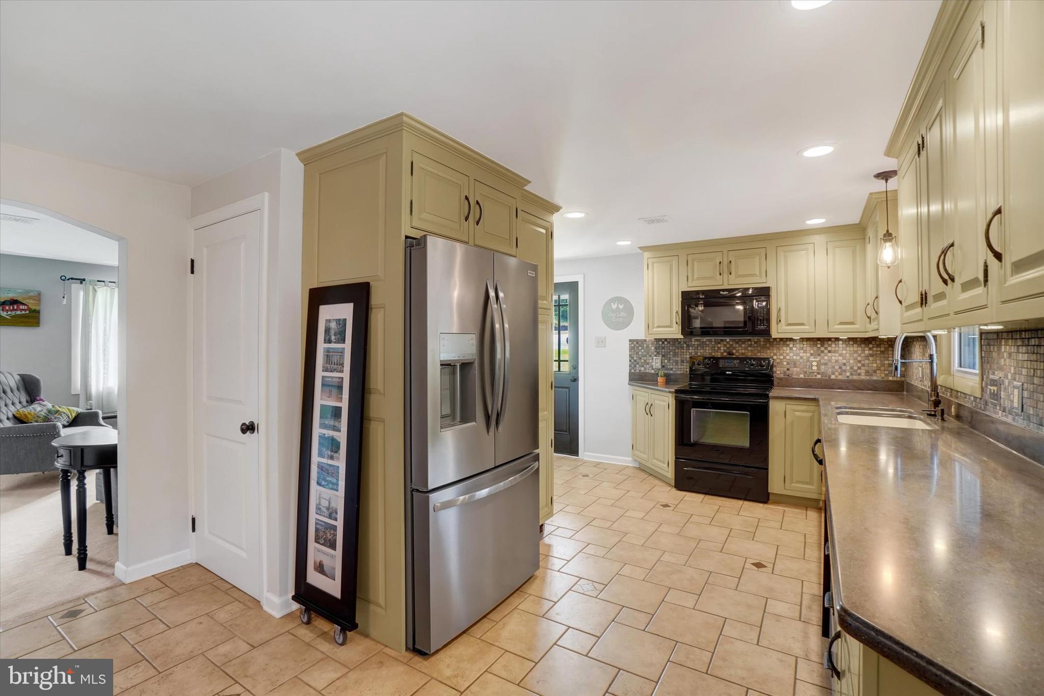 45 Baltimore Street Spring Grove, PA 17362 - Photo 7 of 31