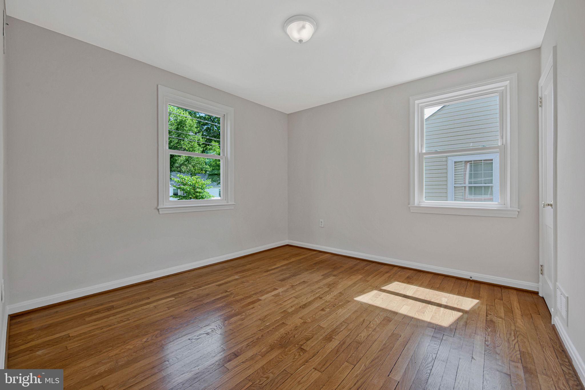 5007 Somerset Road Riverdale, MD 20737 - Photo 16 of 32 2nd Bedroom