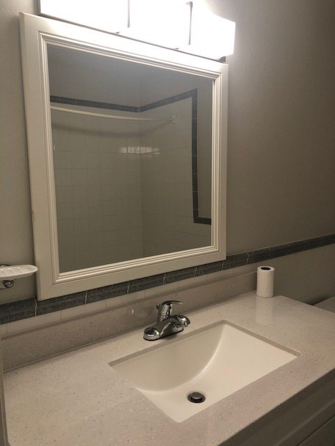 13123 Conifer Road Houston, TX 77079 - Photo 17 of 31 View of the Third full bathroom