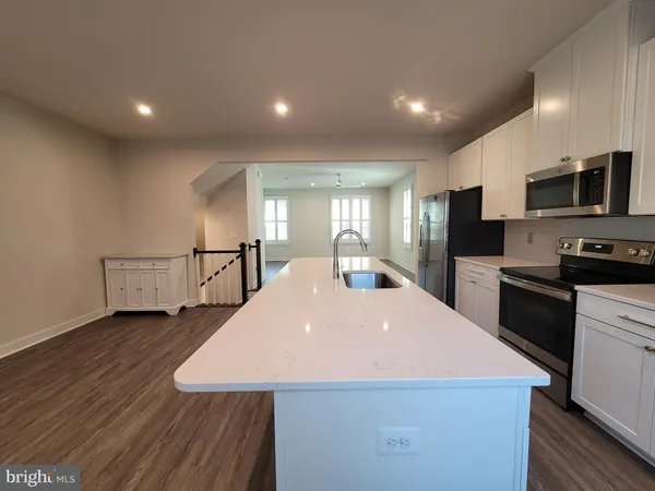 $760,000 | 7817 Sutter Lane, Annandale, VA 22003