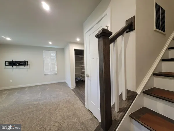 $760,000 | 7817 Sutter Lane, Annandale, VA 22003