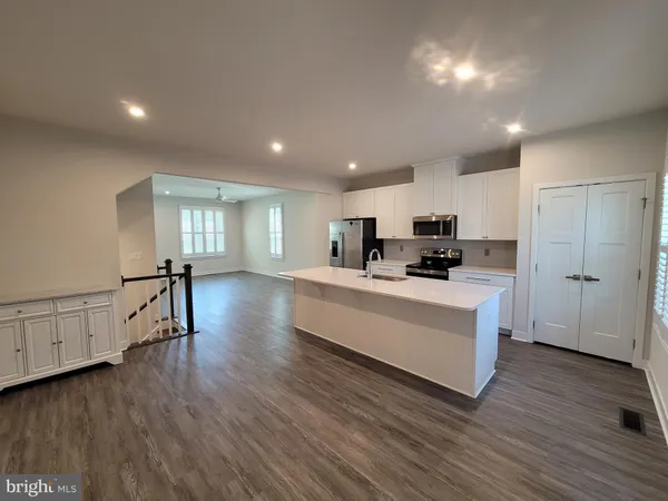 $760,000 | 7817 Sutter Lane, Annandale, VA 22003