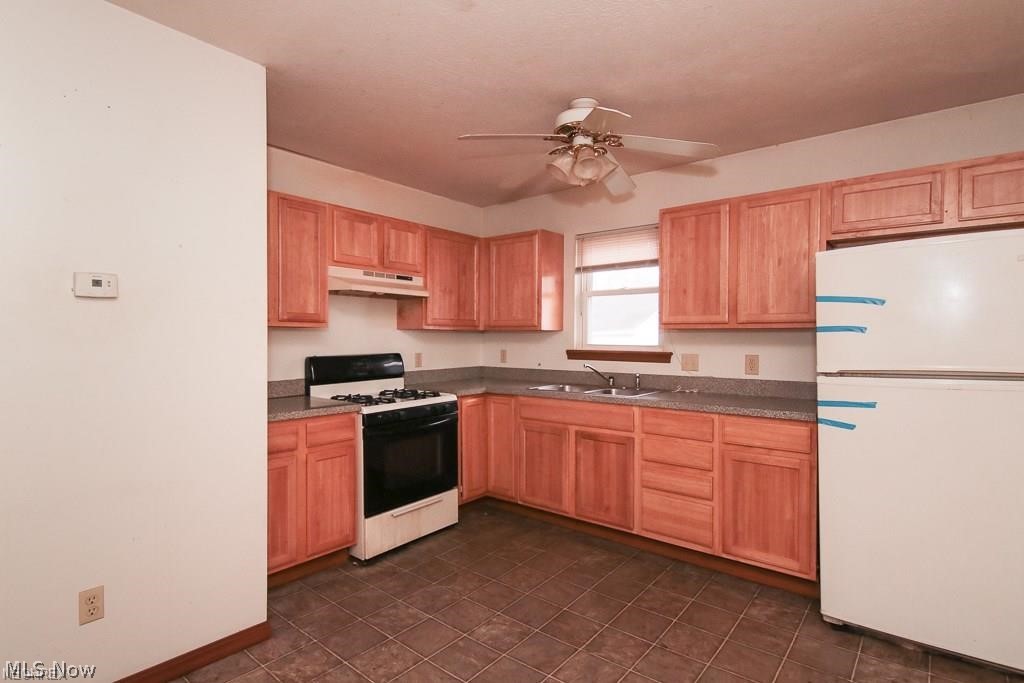 247 Oberlin Road Elyria, OH 44035 - Photo 5 of 9 Gallery Image 5