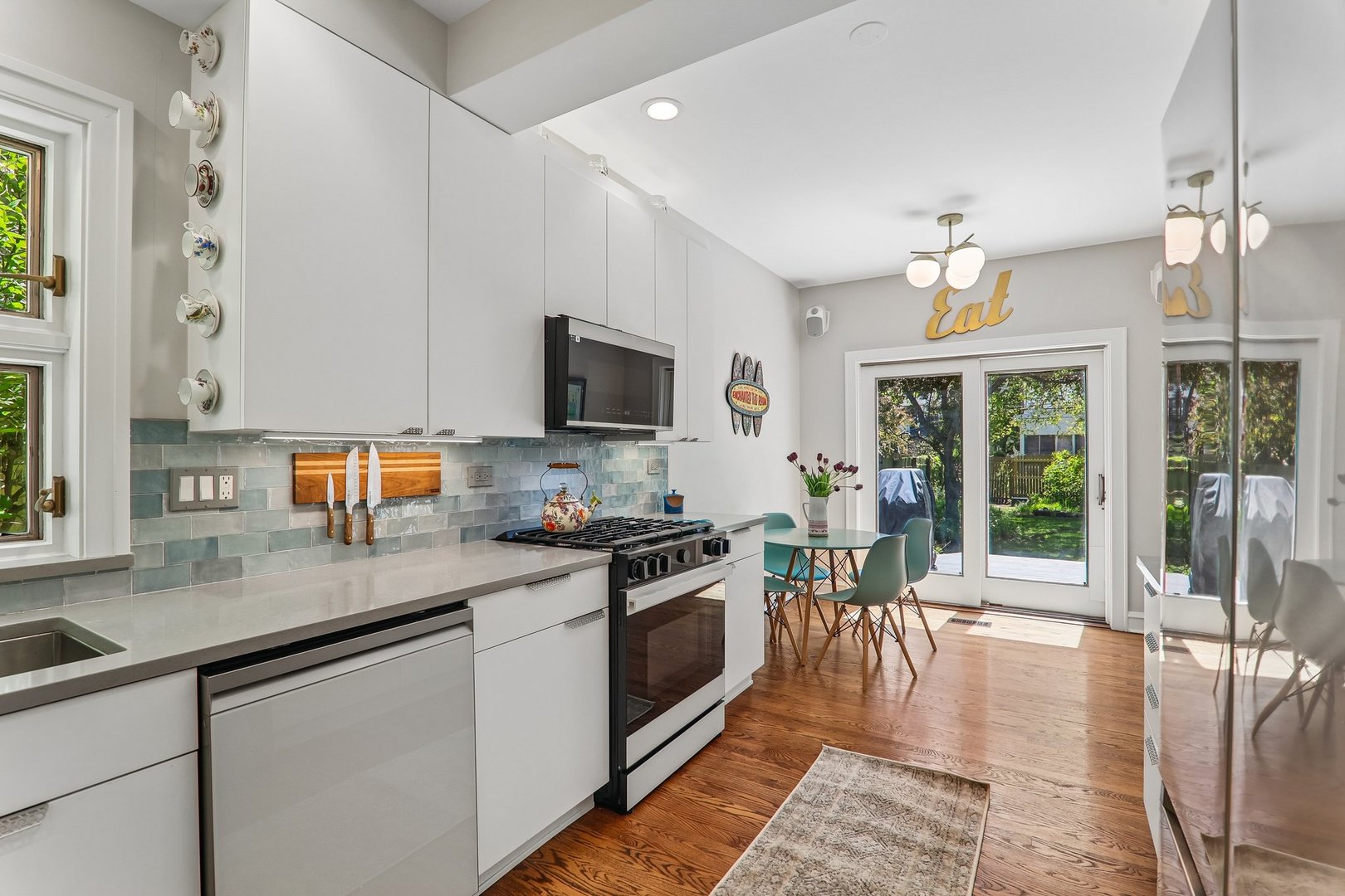 2724 Simpson Street Evanston, IL 60201 - Photo 10 of 38