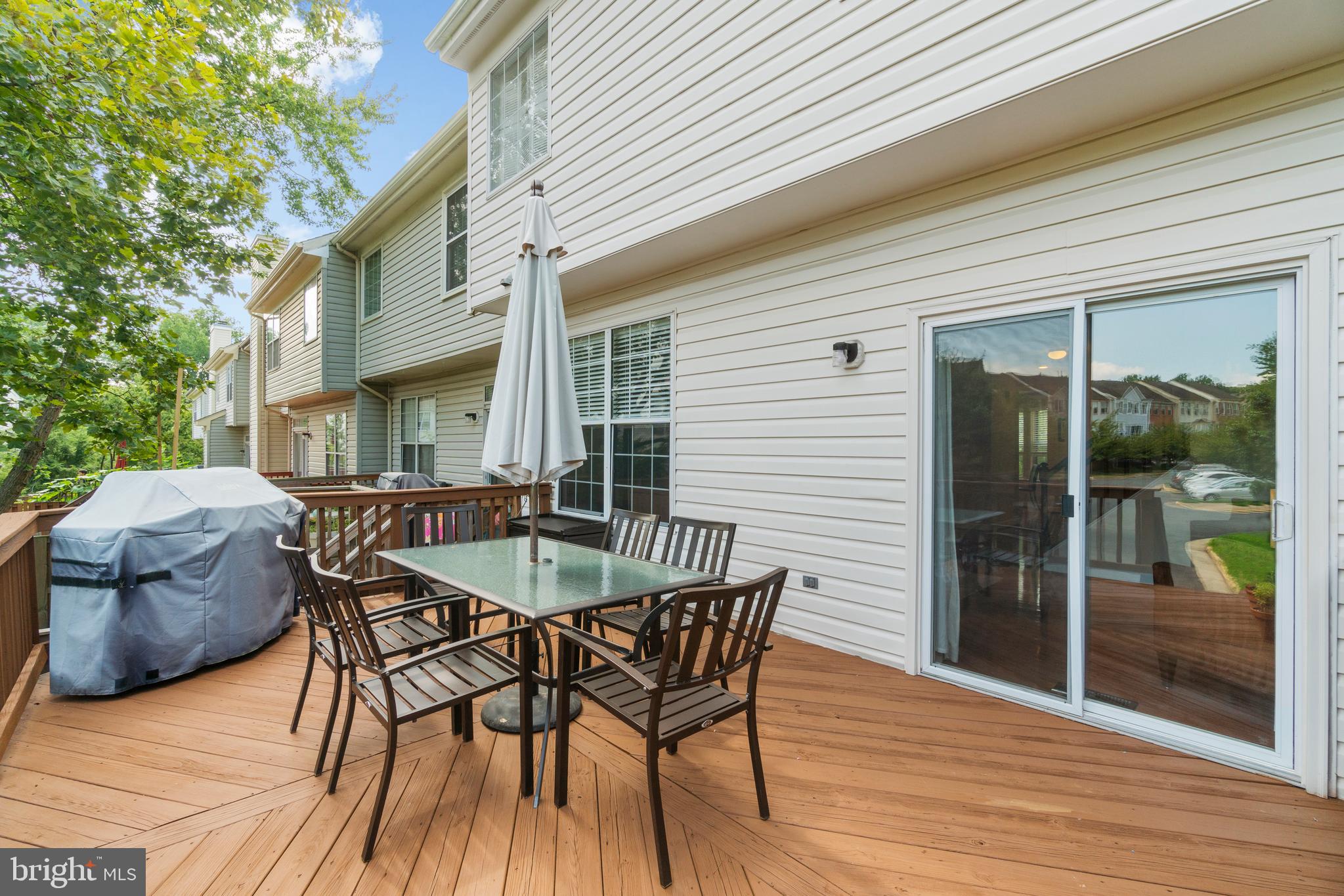 47572 Comer Square Sterling, VA 20165 - Photo 9 of 40 Custom deck overlooking rear yard