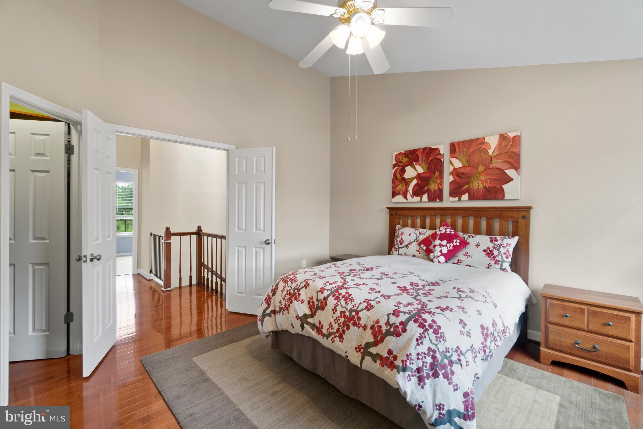 47572 Comer Square Sterling, VA 20165 - Photo 11 of 40 Large owner's suite w/hardwood floors