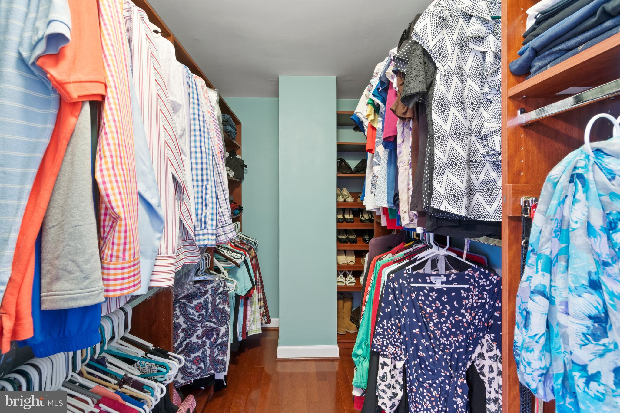 47572 Comer Square Sterling, VA 20165 - Photo 16 of 40 Huge owner's closet w/custom storage system
