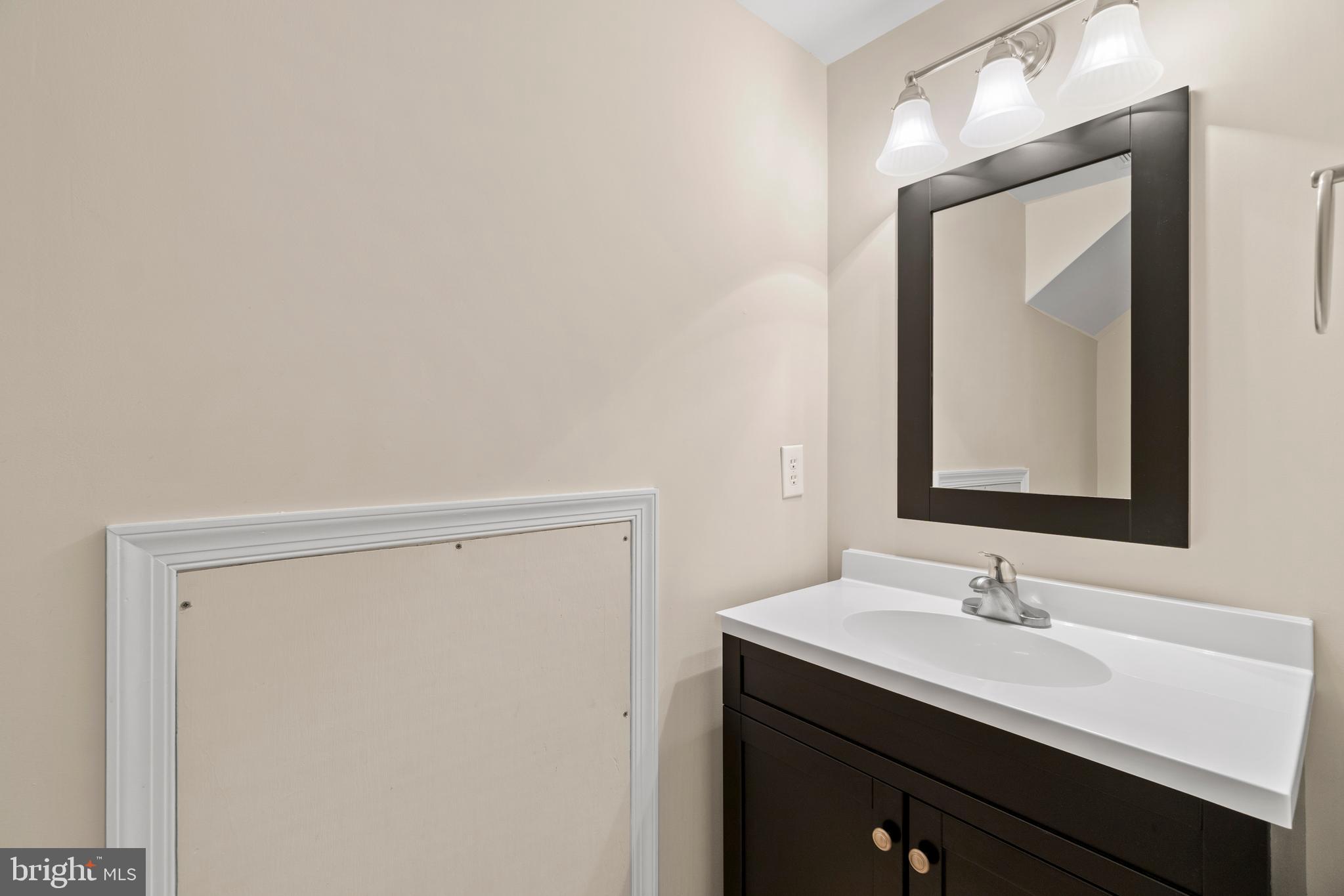 47572 Comer Square Sterling, VA 20165 - Photo 24 of 40 Half bath on lower level