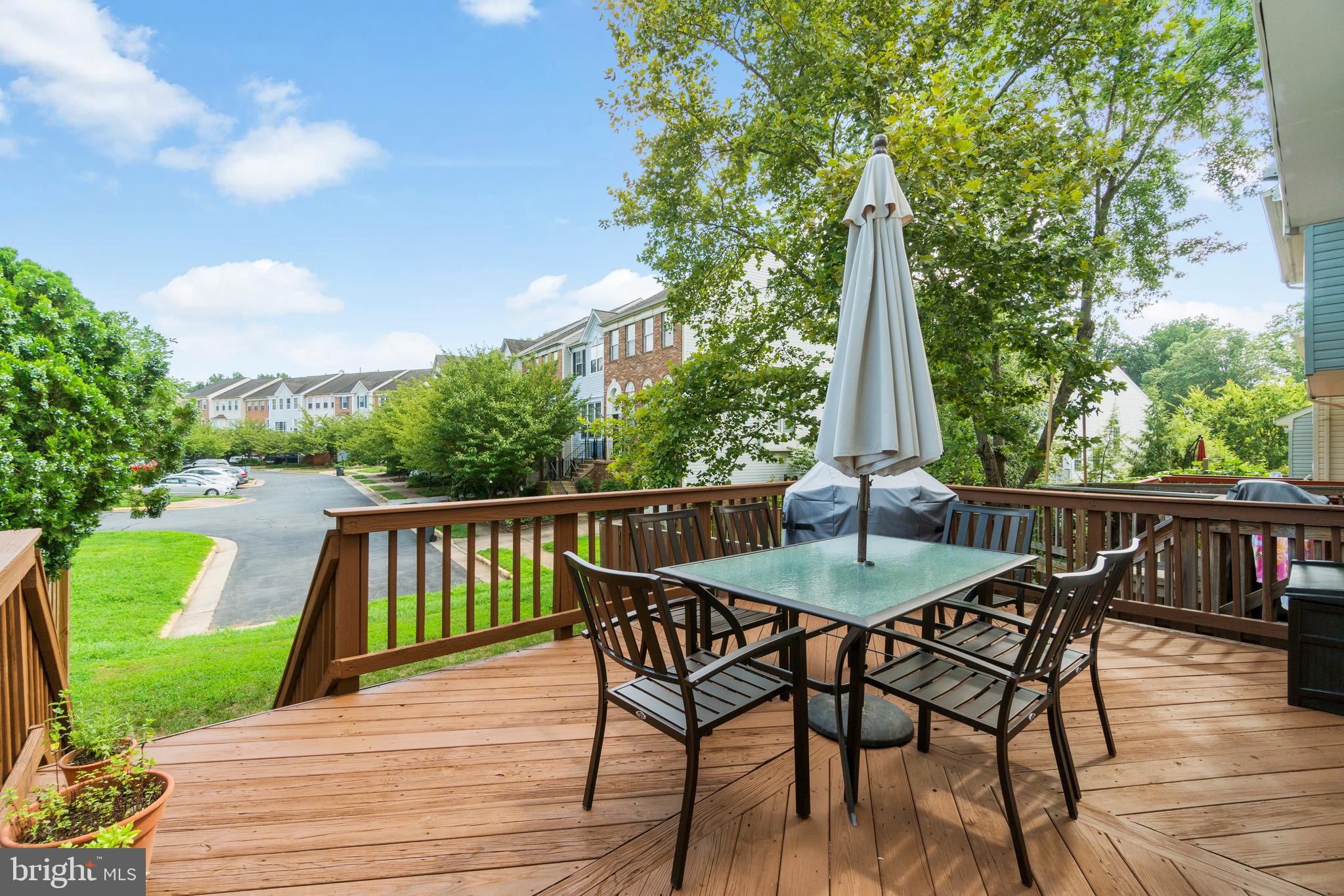 47572 Comer Square Sterling, VA 20165 - Photo 8 of 40 Custom deck overlooking rear yard