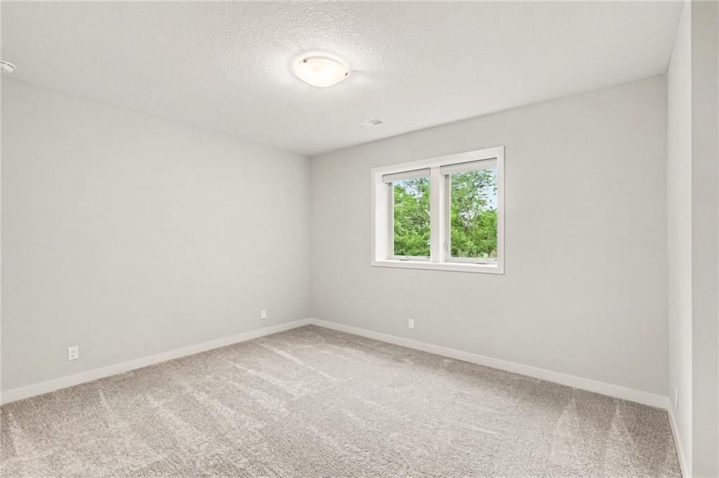 8193 Valley Road Lenexa, KS 66220 - Photo 27 of 36