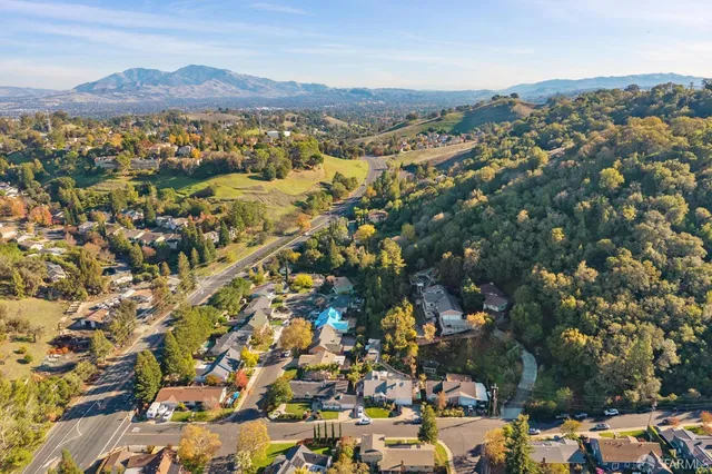 $1,395,000 | 305 Lindsey Drive, Martinez, CA 94553