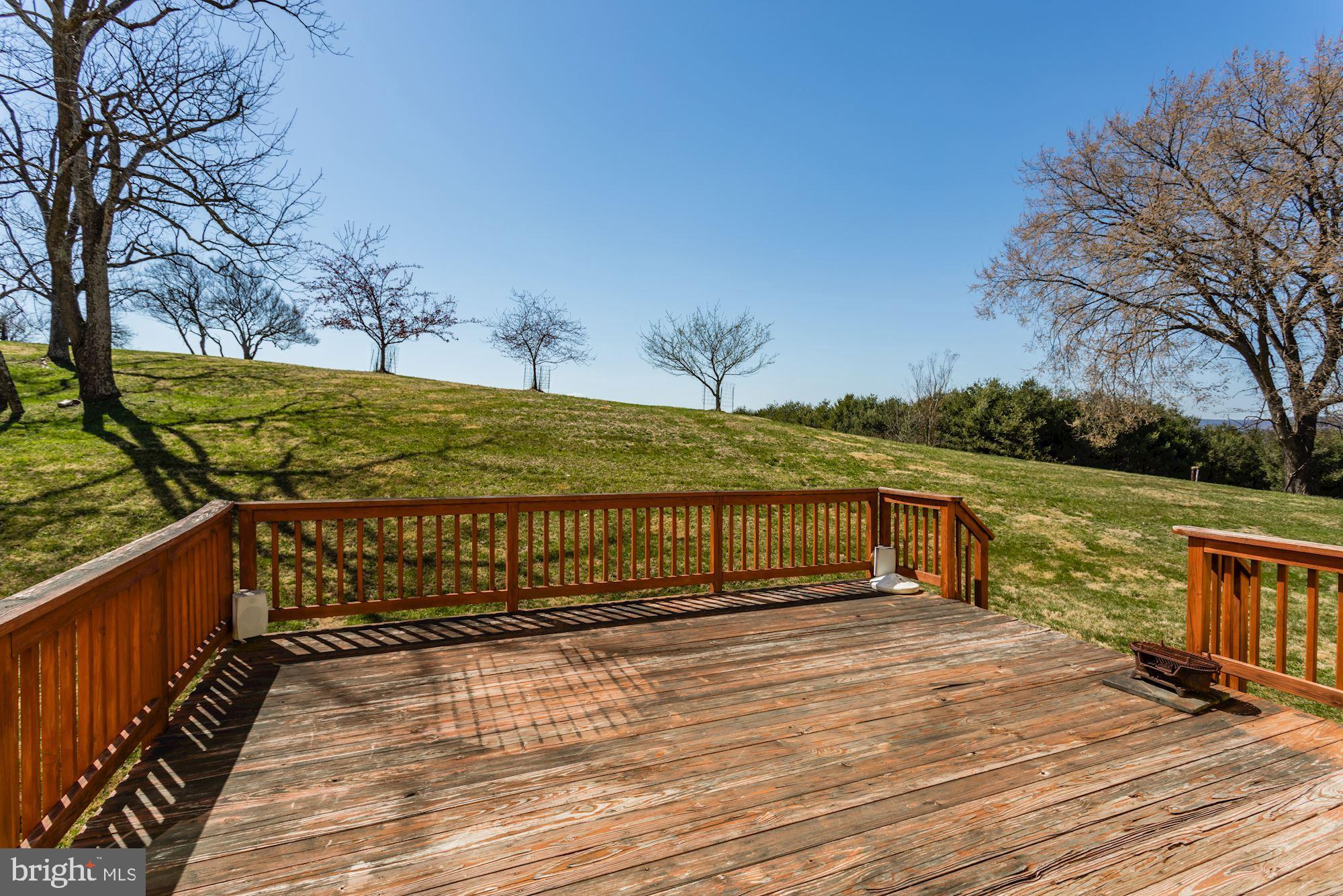 38950 Piggott Bottom Road Hamilton, VA 20158 - Photo 35 of 50 Indoor Outdoor Living at its Finest