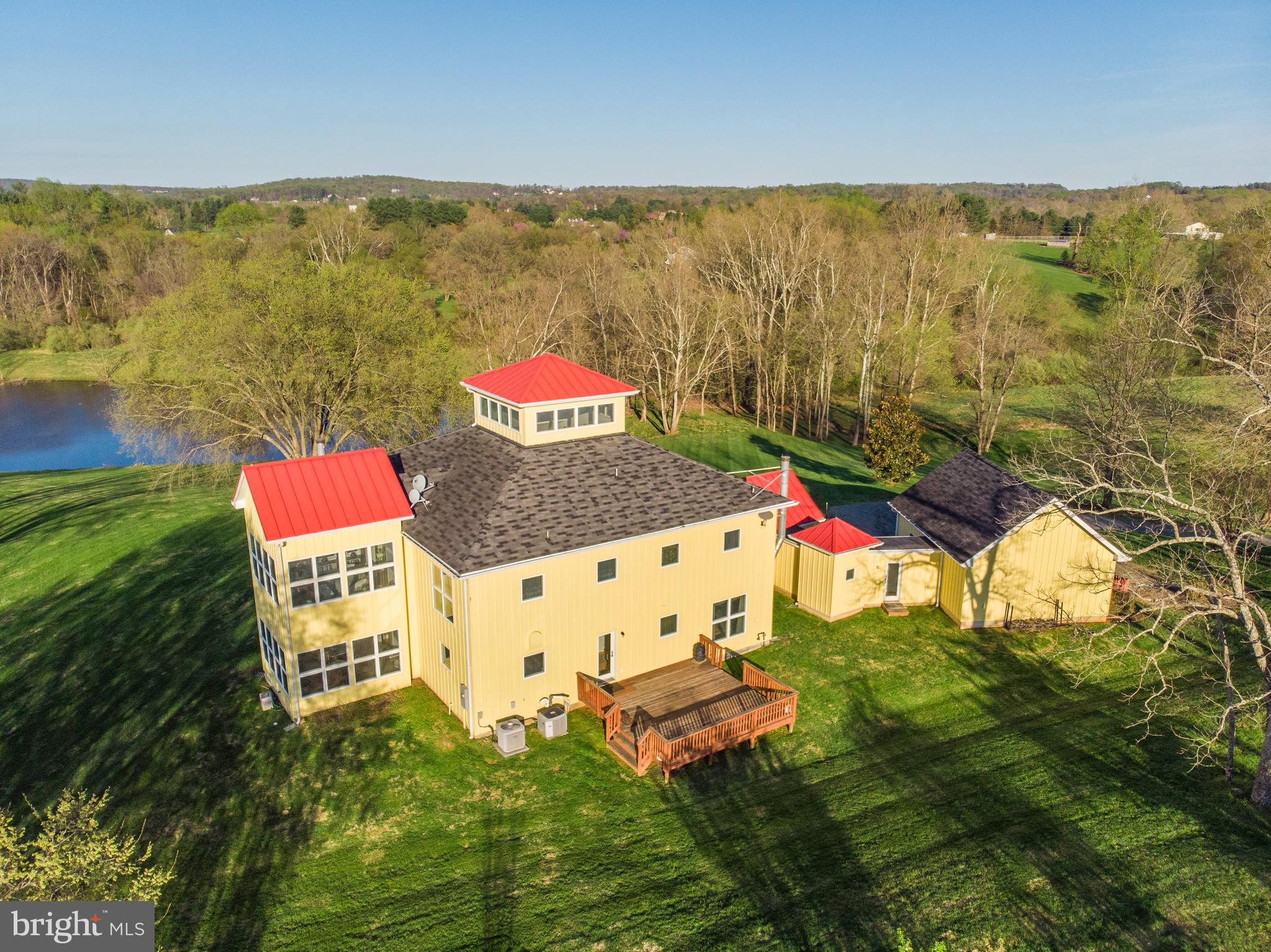 38950 Piggott Bottom Road Hamilton, VA 20158 - Photo 37 of 50 International in Spirit