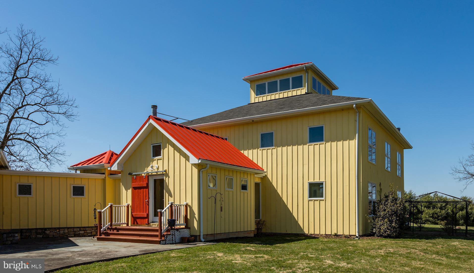 38950 Piggott Bottom Road Hamilton, VA 20158 - Photo 6 of 50 Crisp Fresh-Designed Farmhouse