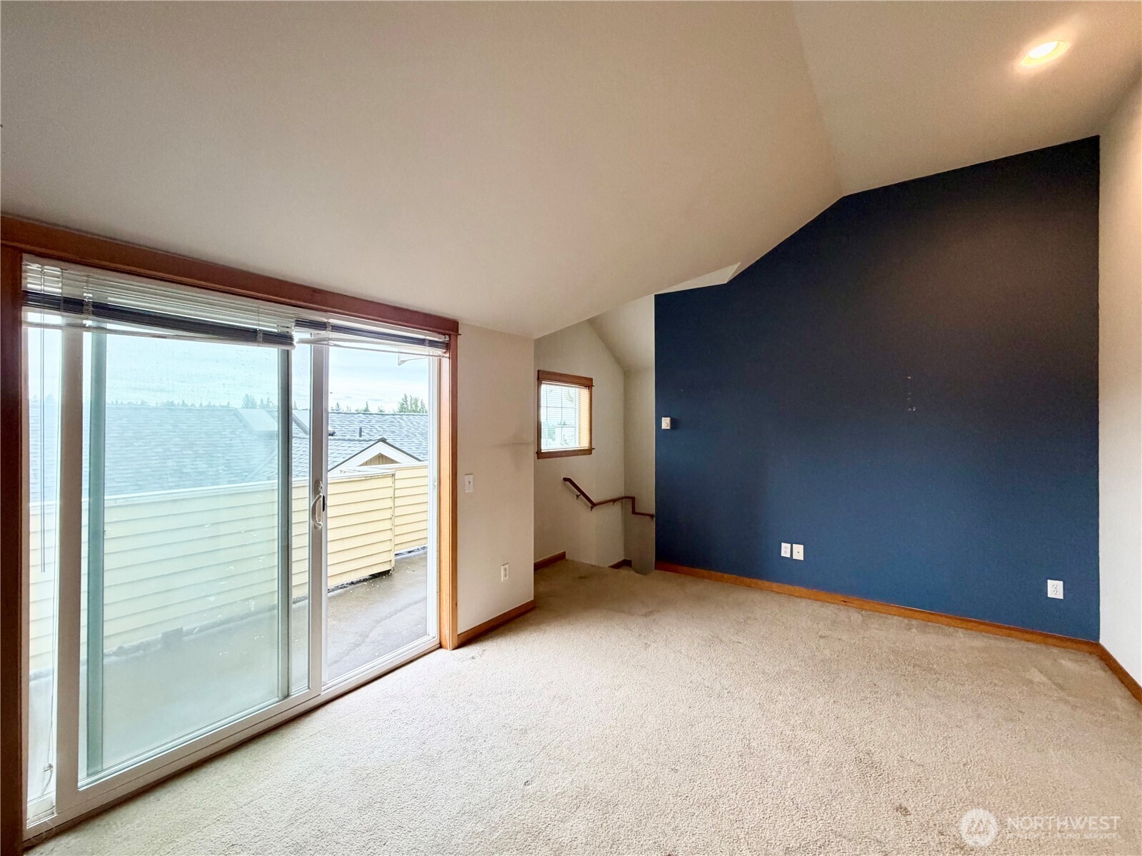 9216 Stone Avenue North, Unit B Seattle, WA 98103 - Photo 19 of 28