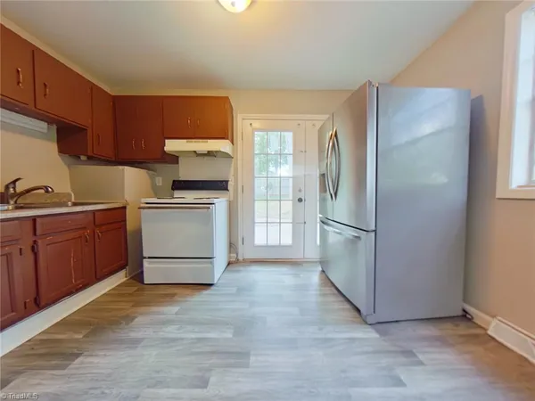 $875 | 2021 Maywood Street, Unit A, Greensboro, NC 27403