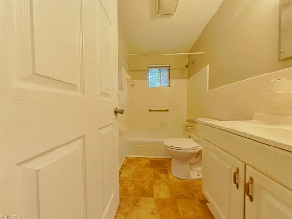 $875 | 2021 Maywood Street, Unit A, Greensboro, NC 27403
