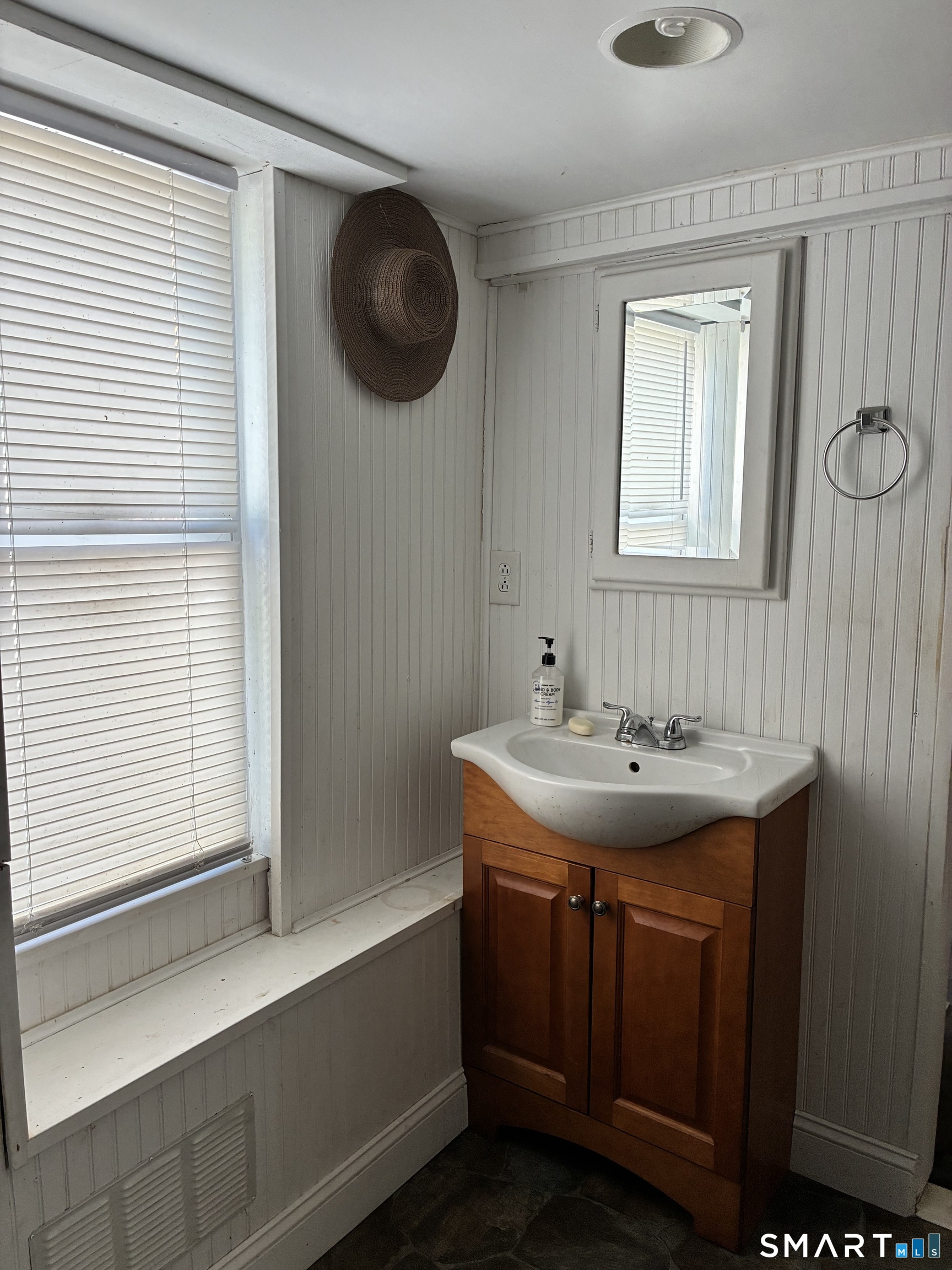 514 Mashamoquet Road Pomfret, CT 06259 - Photo 32 of 37