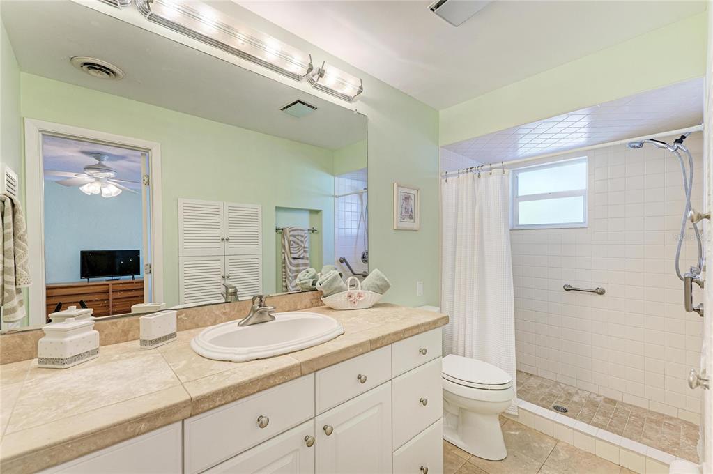 612 Bayshore Road Nokomis, FL 34275 - Photo 22 of 96