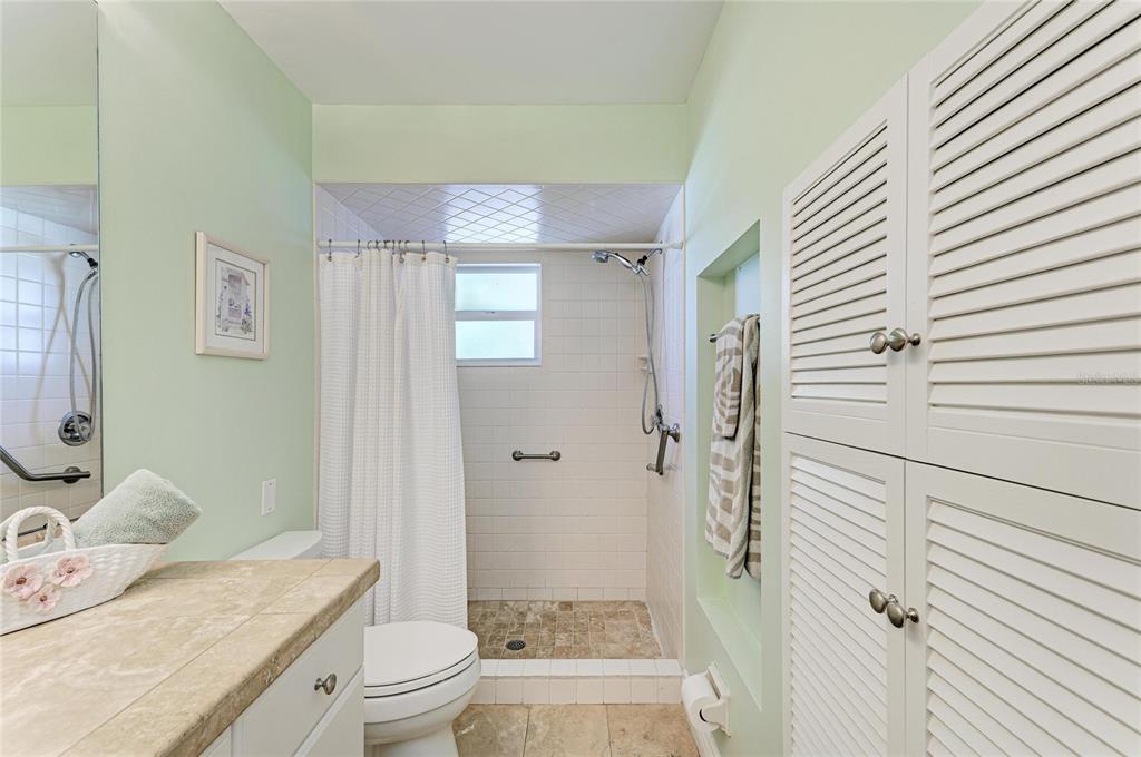 612 Bayshore Road Nokomis, FL 34275 - Photo 23 of 96