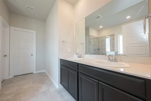 $2,650 | 8523 Lake Groove Lane, Baytown, TX 77523