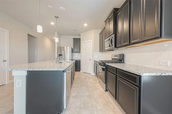 $2,650 | 8523 Lake Groove Lane, Baytown, TX 77523
