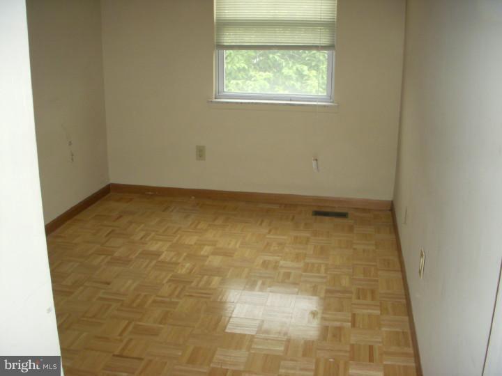 10735 Philcrest Road Philadelphia, PA 19154 - Photo 12 of 25