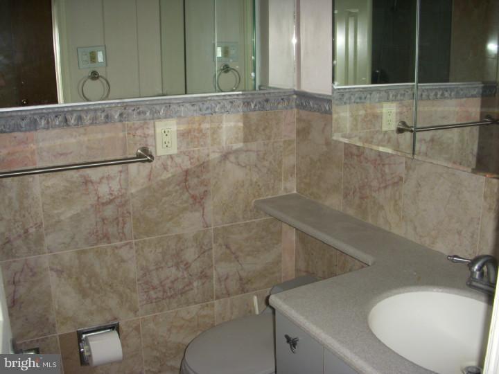 10735 Philcrest Road Philadelphia, PA 19154 - Photo 15 of 25