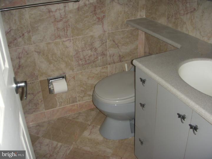 10735 Philcrest Road Philadelphia, PA 19154 - Photo 16 of 25