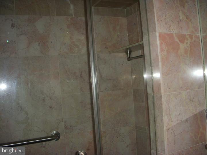 10735 Philcrest Road Philadelphia, PA 19154 - Photo 17 of 25