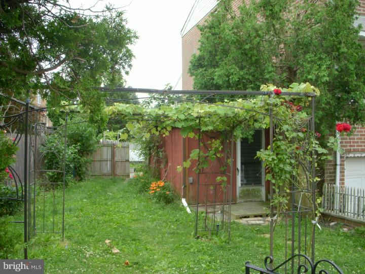 10735 Philcrest Road Philadelphia, PA 19154 - Photo 20 of 25