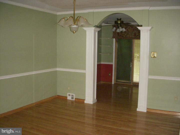 10735 Philcrest Road Philadelphia, PA 19154 - Photo 5 of 25