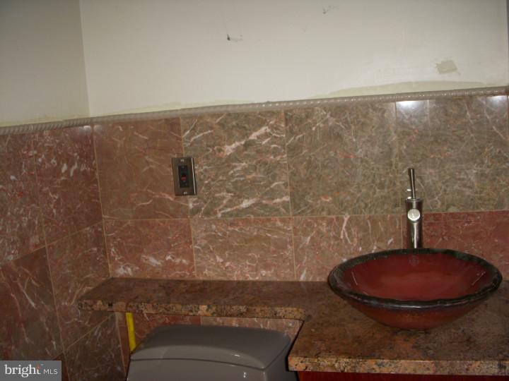 10735 Philcrest Road Philadelphia, PA 19154 - Photo 9 of 25