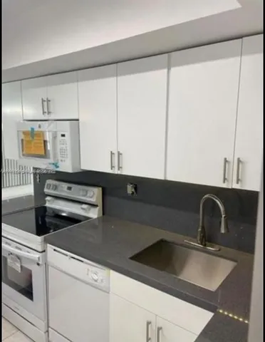 $2,400 | 8775 Park Boulevard, Unit 101, Miami, FL 33172