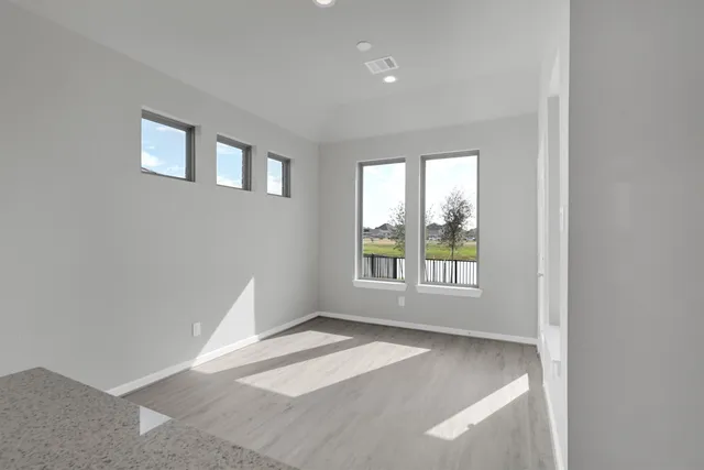 a view of empty room with window