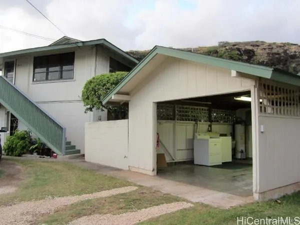 $2,000 | 301 Paiko Drive, Unit A, Honolulu, HI 96821