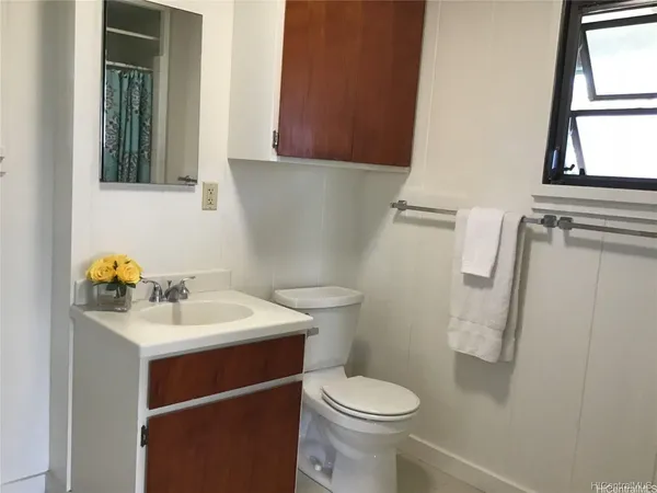$2,000 | 301 Paiko Drive, Unit A, Honolulu, HI 96821