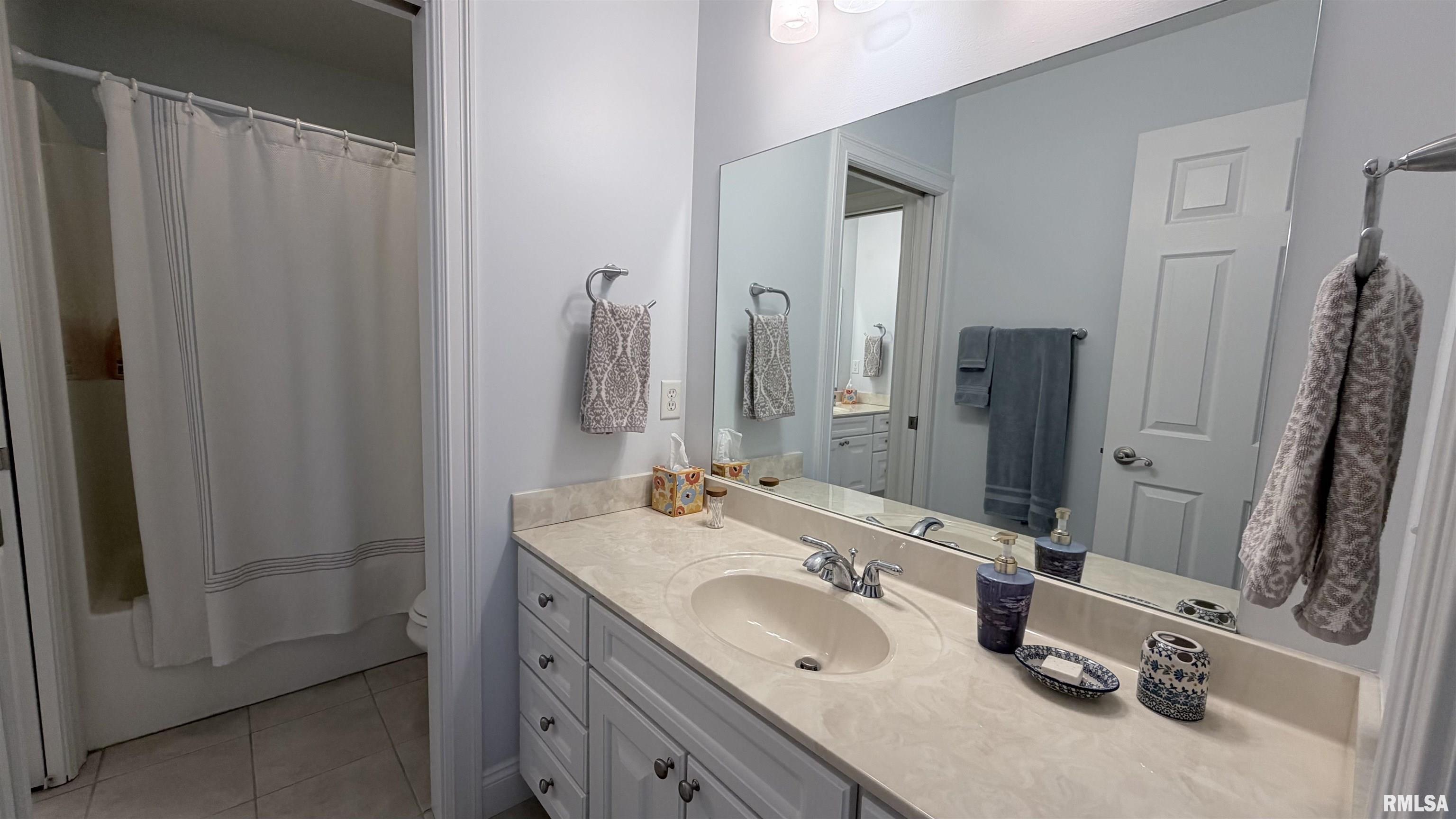 6607 North Saint Marys Road Peoria, IL 61614 - Photo 40 of 50