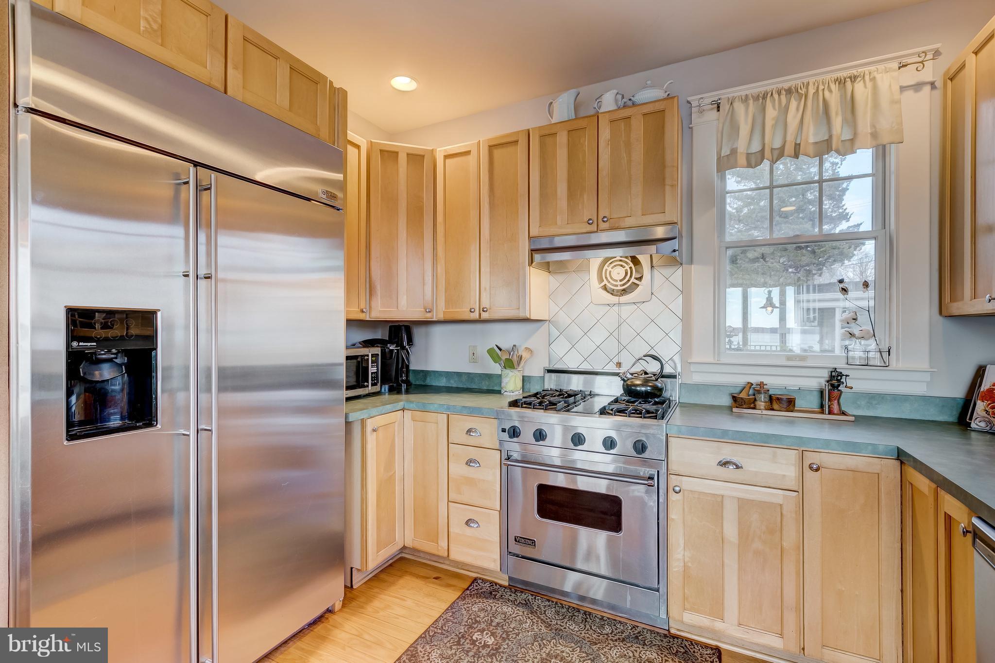 352 Hickory Point Road Pasadena, MD 21122 - Photo 12 of 28 High-end appliances including a Viking stove