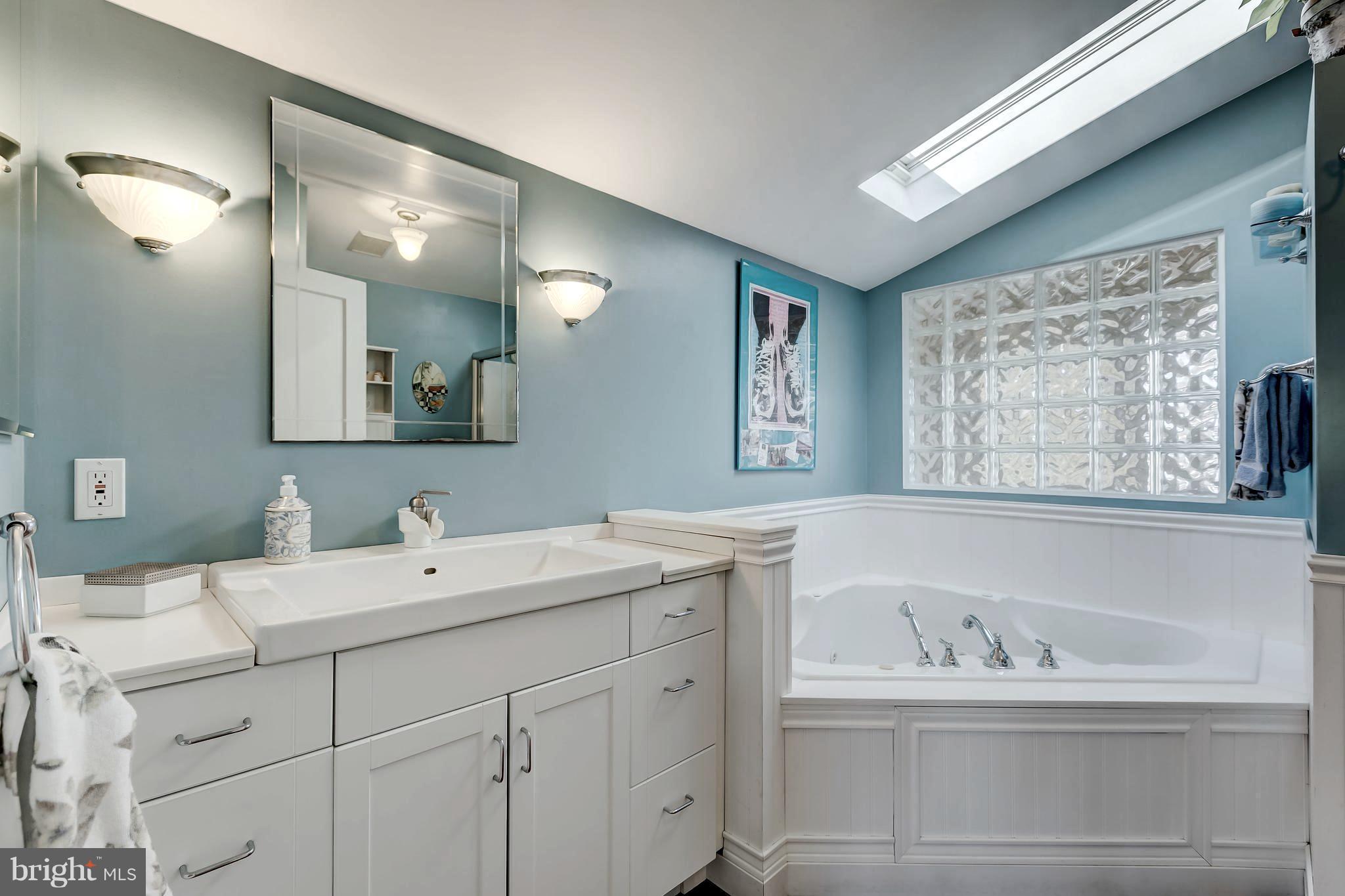 352 Hickory Point Road Pasadena, MD 21122 - Photo 18 of 28 Ensuite with Jetted Tub & Separate Shower