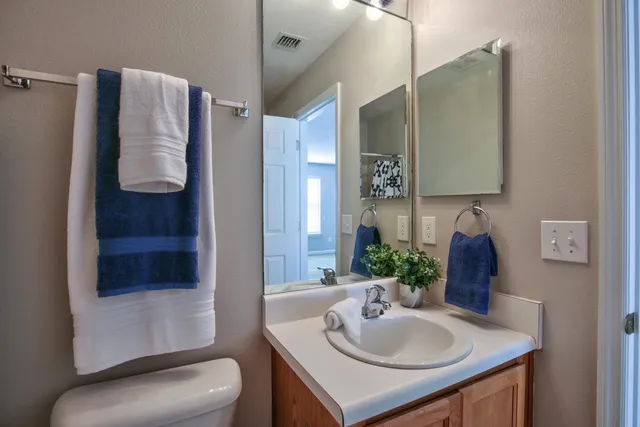 $3,000 | 4150 Four Oaks Boulevard, Tallahassee, FL 32311