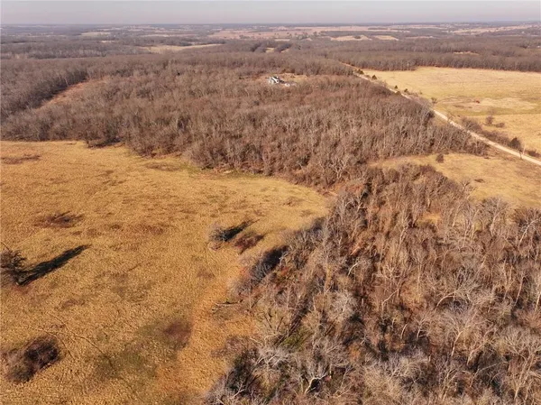 $1,185,000 | 21775 South 725 Road, Stockton, MO 65785