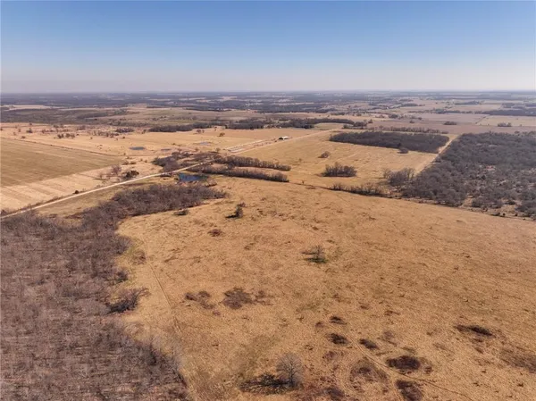 $1,185,000 | 21775 South 725 Road, Stockton, MO 65785