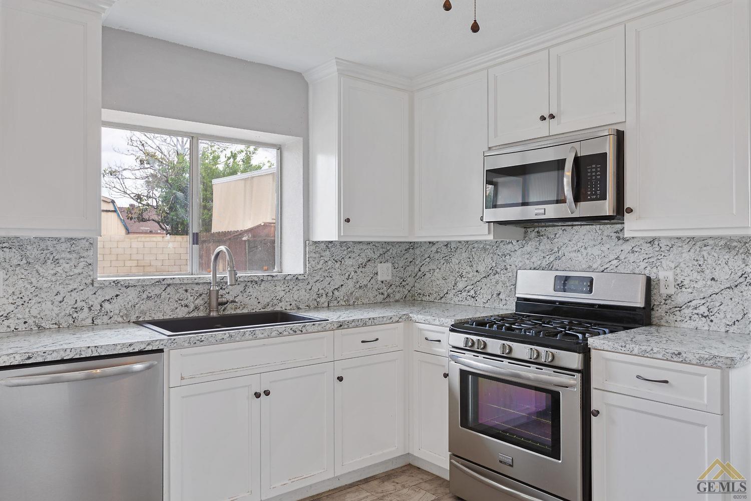 7516 Ribier Avenue Lamont, CA 93241 - Photo 8 of 21 Gallery Image 8