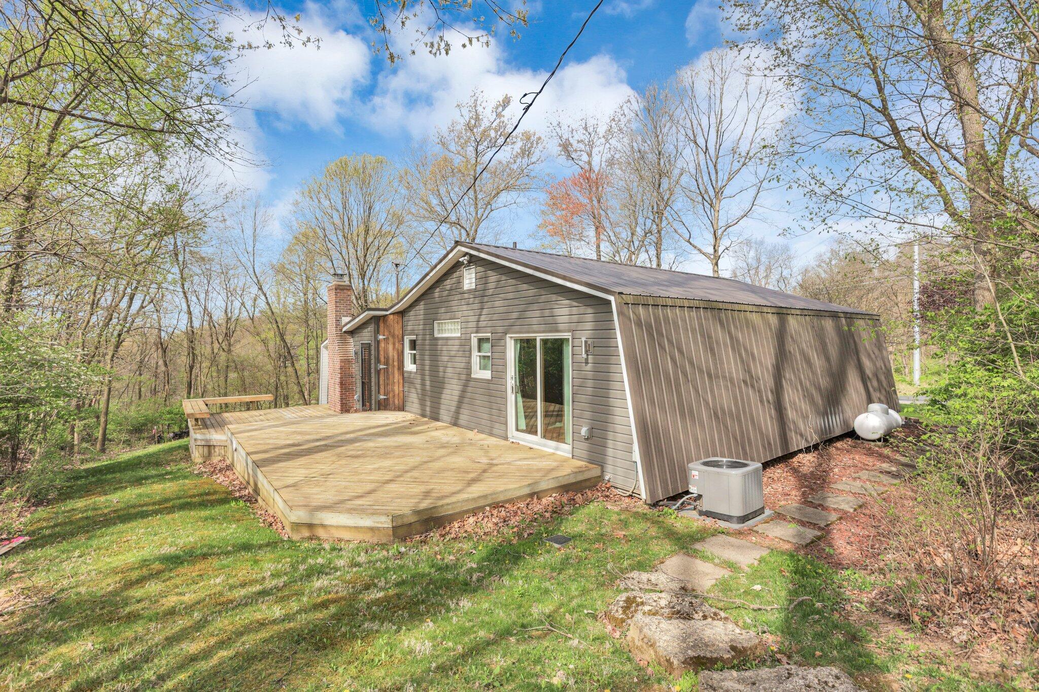 8370 Stickle Road St. Louisville, OH 43071 - Photo 8 of 51 large-322df020-400d-4265-ae72-df916e0380