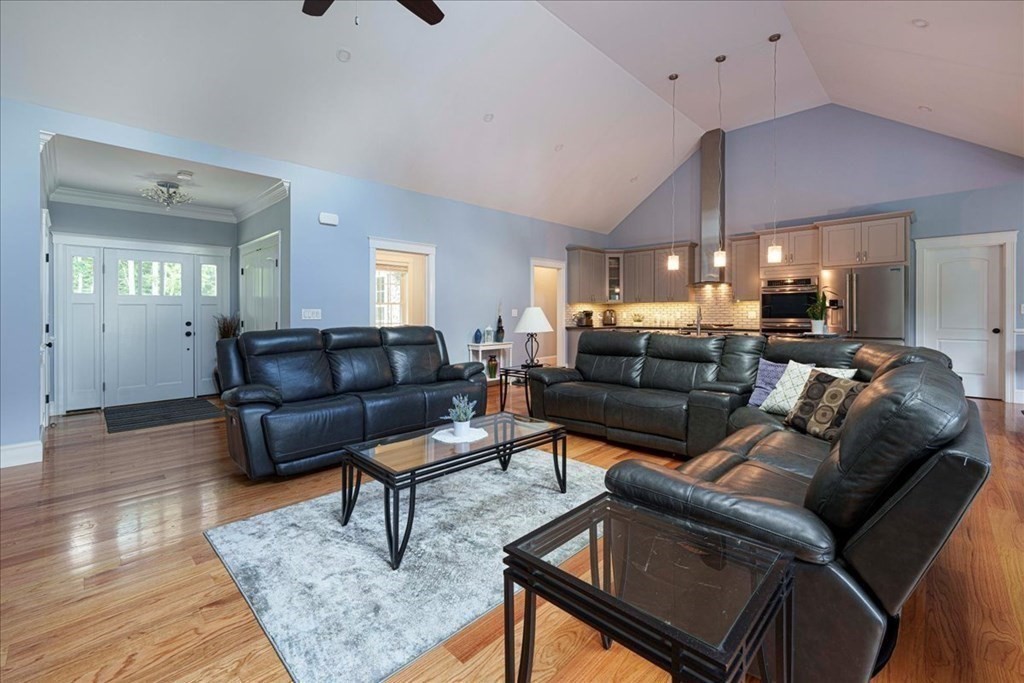 58 Chestnut Street Upton, MA 01568 - Photo 5 of 35 Gallery Image 5