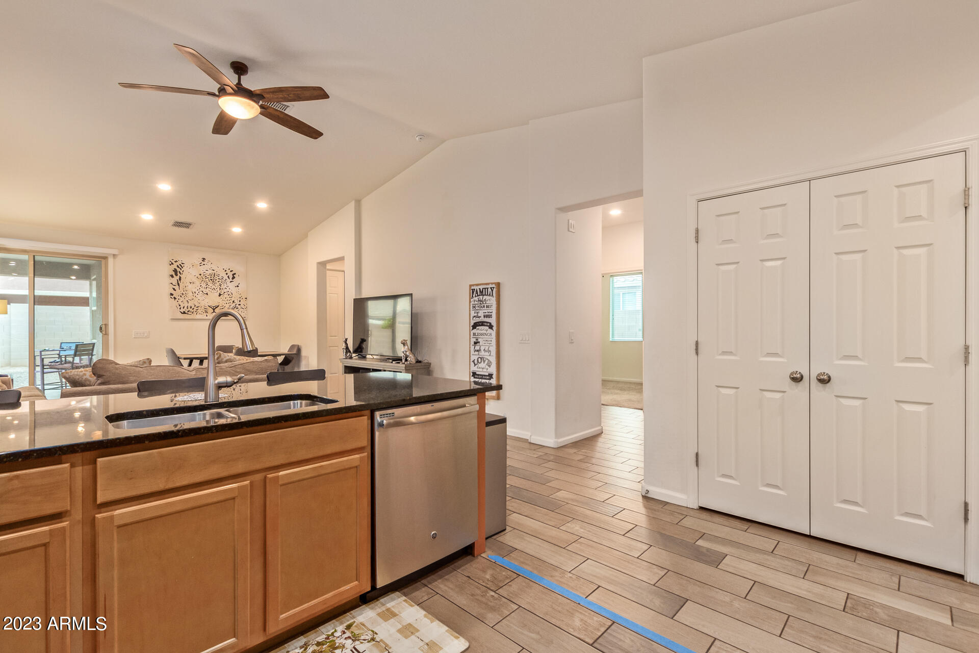 1713 Grenadine Road Phoenix, AZ 85040 - Photo 11 of 34 11 - Grenadine